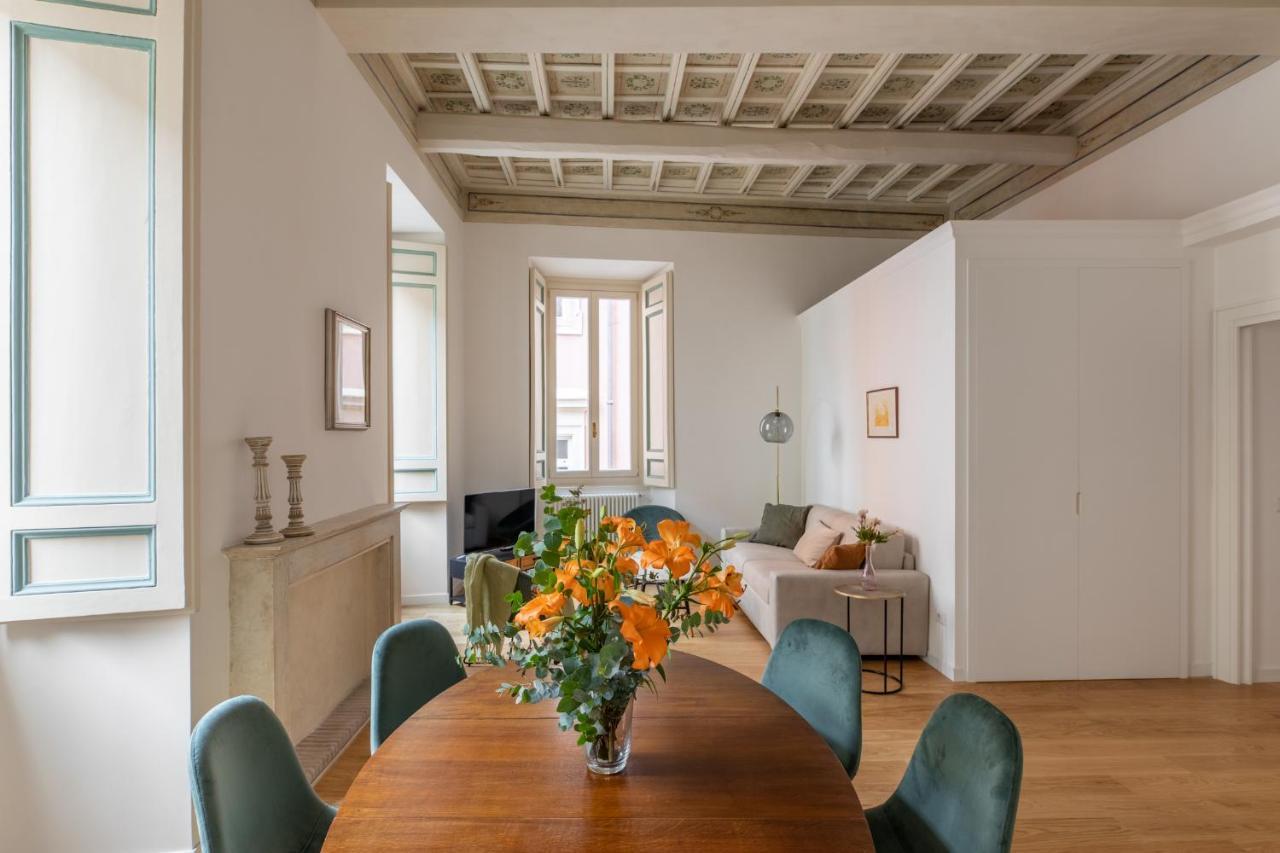 Iflat Wonder At The Pantheon Apartment Rome Bagian luar foto