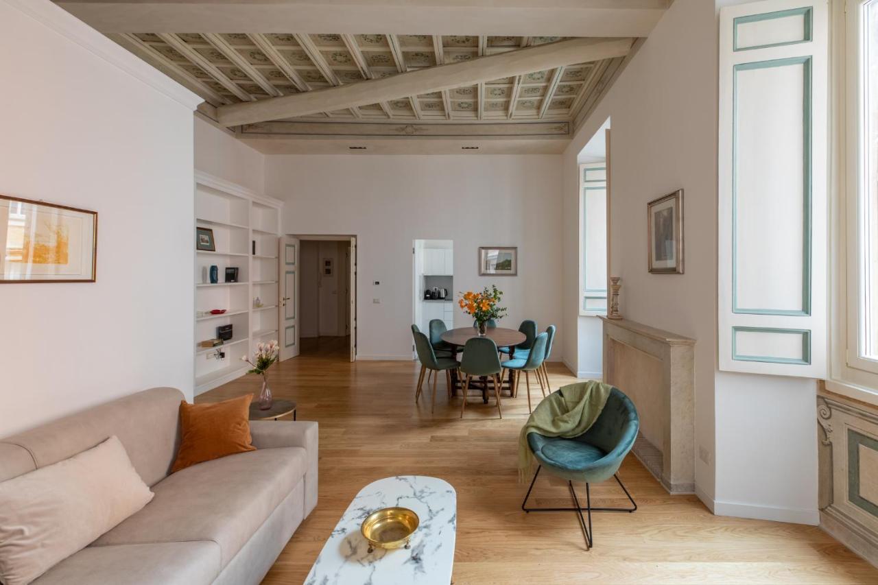 Iflat Wonder At The Pantheon Apartment Rome Bagian luar foto