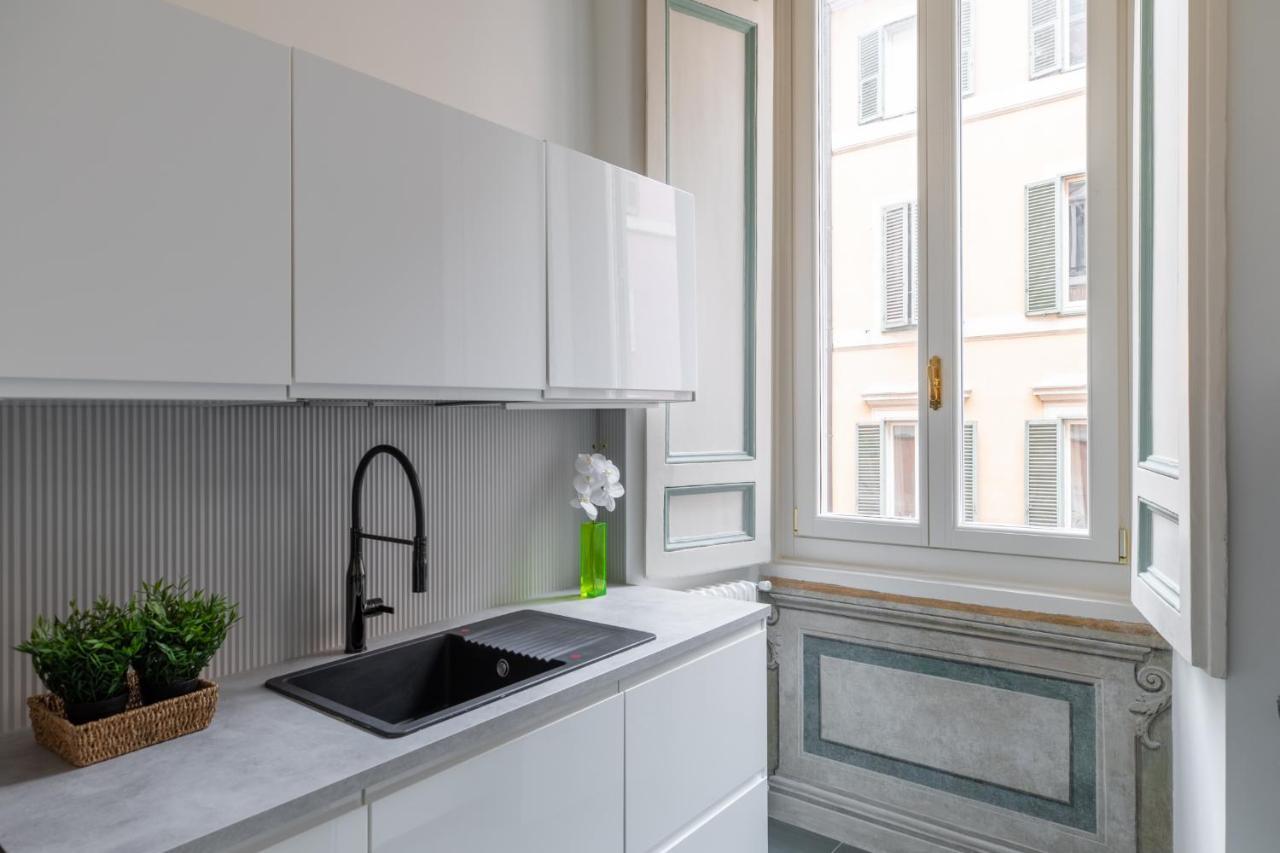 Iflat Wonder At The Pantheon Apartment Rome Bagian luar foto