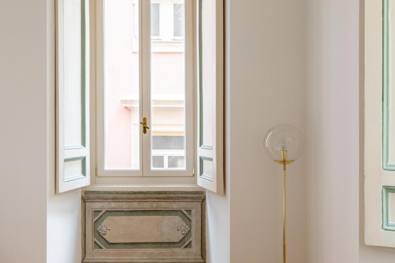 Iflat Wonder At The Pantheon Apartment Rome Bagian luar foto