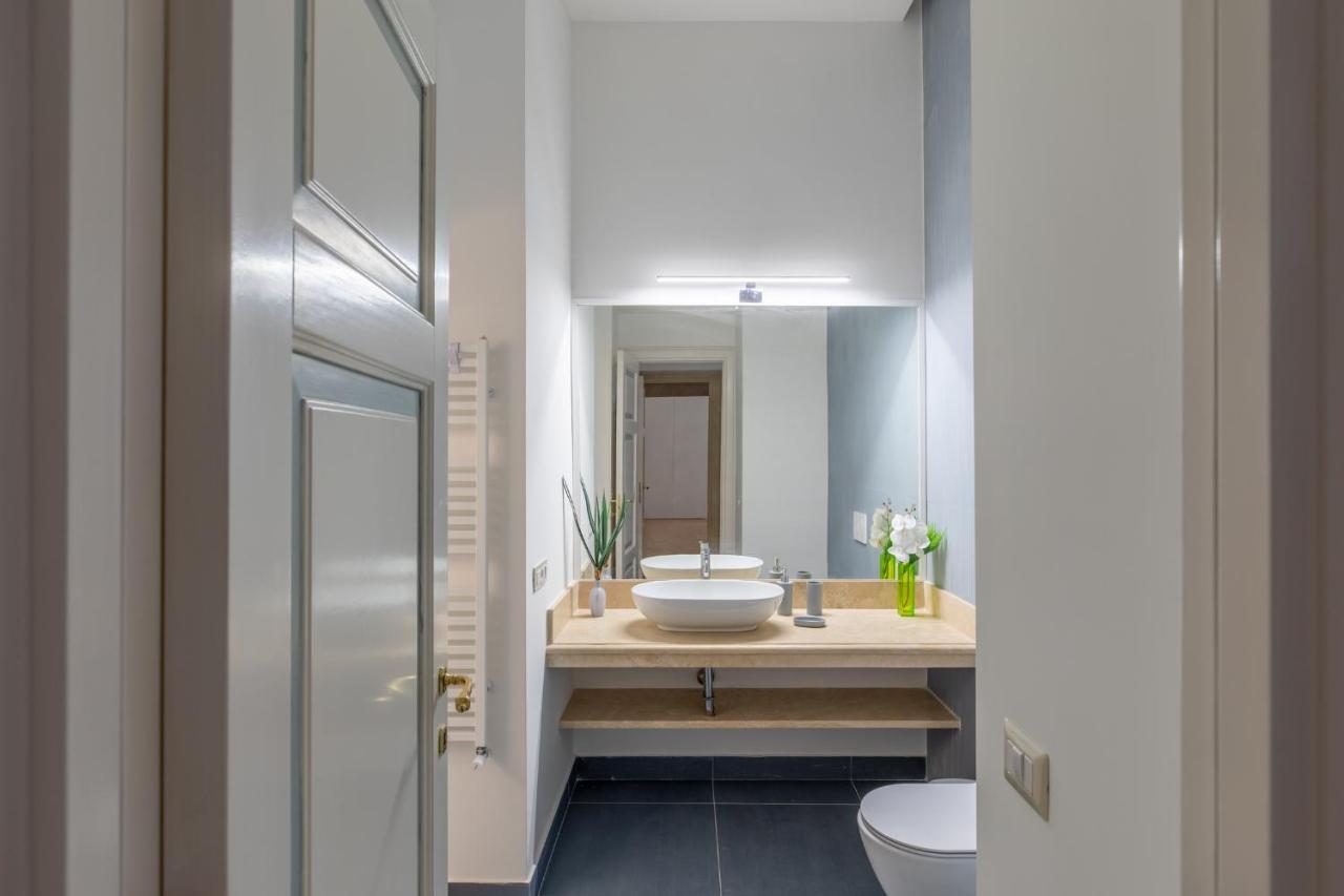 Iflat Wonder At The Pantheon Apartment Rome Bagian luar foto